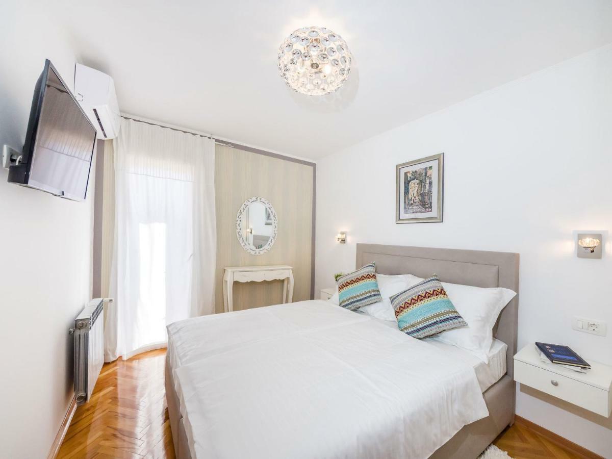 Navis Luxury Villa Vodice Exterior photo